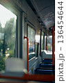 バスの車内 136454644