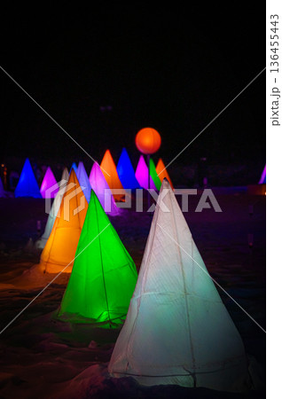 北海道音更町 冬の彩凛花イルミネーションイベントの夜景風景 136455443