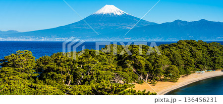御浜岬と富士山 パノラマ【静岡県沼津市】 御浜岬と富士山 パノラマ【静岡県沼津市】 136456231