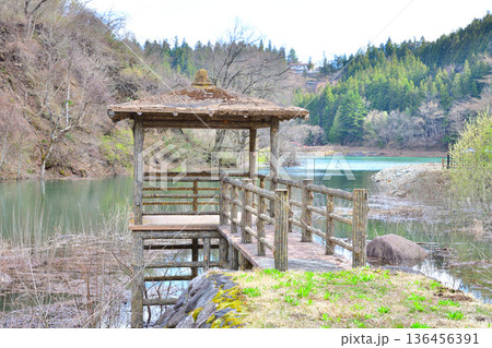 赤谷川　湖中湖　みなかみ町　赤谷湖　猿ヶ京　　 136456391