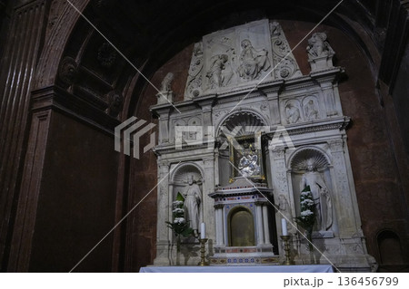 ハンガリー_エステルゴム大聖堂 136456799