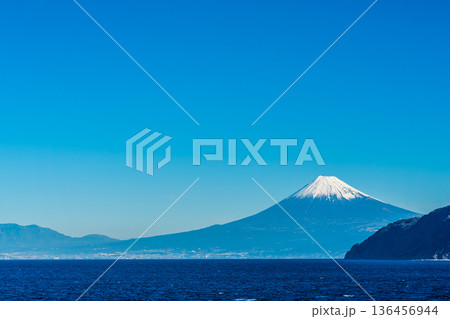 富士見駐車場からの富士山【静岡県沼津市】 136456944