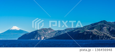 富士見駐車場からの富士山　パノラマ【静岡県沼津市】 136456948