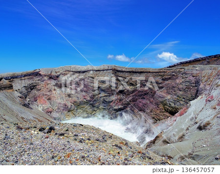 阿蘇山中岳火口(熊本県阿蘇市) 136457057