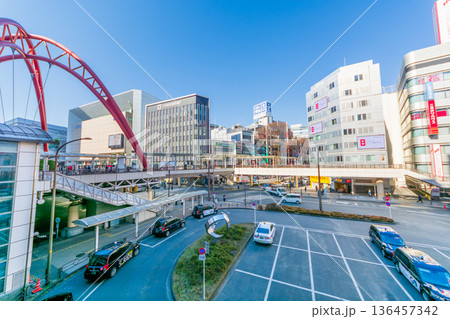 東京都の都市風景　立川駅北口ロータリー 136457342