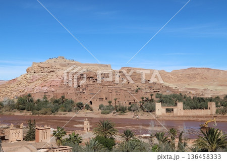 モロッコの世界遺産のアイトベンハッドゥ遠景1 136458333