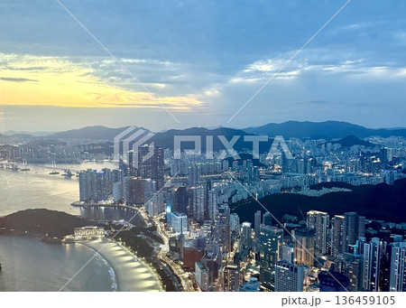 韓国釜山 海雲台の展望台から見た景色 韓国釜山 海雲台の展望台から見た景色 136459105