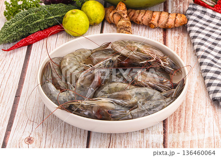 Raw fresh raw wild prawn Raw fresh raw wild prawn 136460064