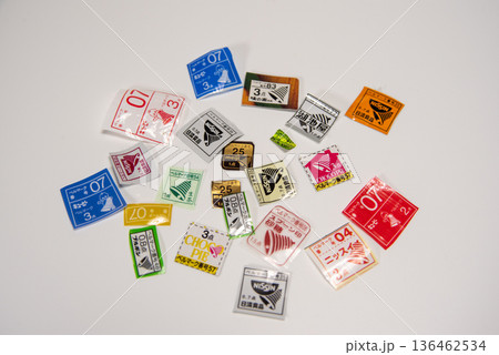 切り取ったベルマーク 136462534