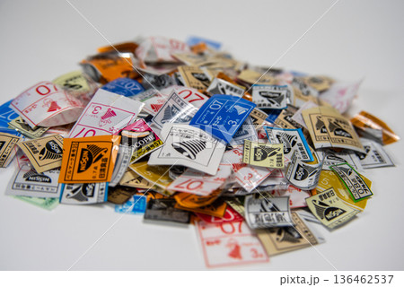 切り取ったベルマーク 136462537