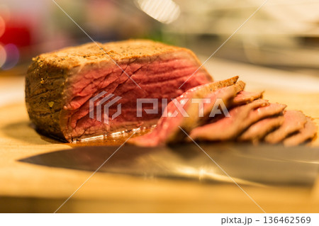 ごはん　パパ飯　晩御飯　キャンプ　アウトドア　料理 136462569