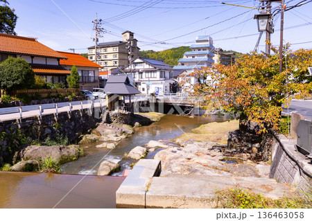 玉造温泉　川辺の出湯跡　湯閼伽の井戸　周辺 136463058