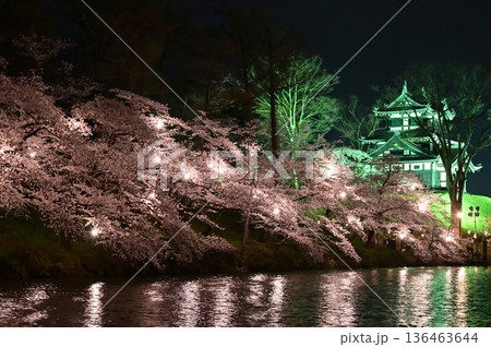 高田城址公園の夜桜（1） 136463644