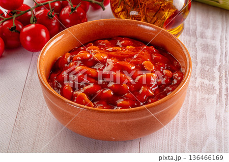 White canned bean in tomato sauce White canned bean in tomato sauce 136466169