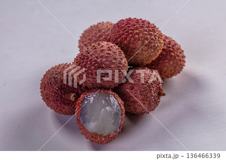 Tropical sweet juicy lichee fruit 136466339