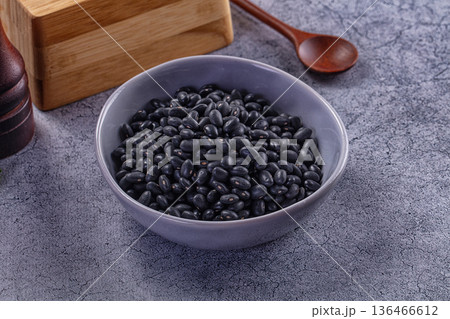 Raw dry organic black beans Raw dry organic black beans 136466612