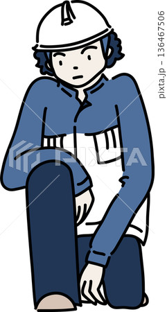 ヘルメットをかぶり作業服を着た男性の全身イラスト　青色の制服 136467506