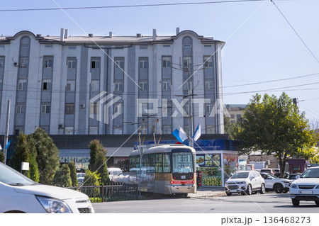 サマルカンドの電車路面 サマルカンドの電車路面 136468273