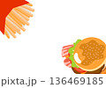 ハンバーガーとフライドポテトのフレーム 136469185