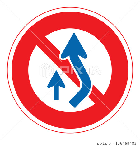 規制標識　追越しのための右側部分はみ出し通行禁止 136469483
