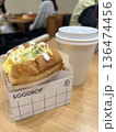 カフェのディスプレイ 136474456