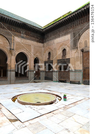 モロッコの世界遺産フェズ旧市街にあるブーイナニア神学校4 136476154