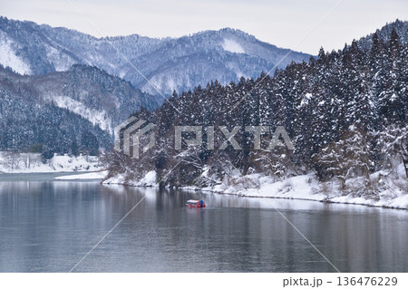 冬　最上峡　雪見船 136476229