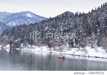 冬 最上川 こたつ船 冬 最上川 こたつ船 136476313