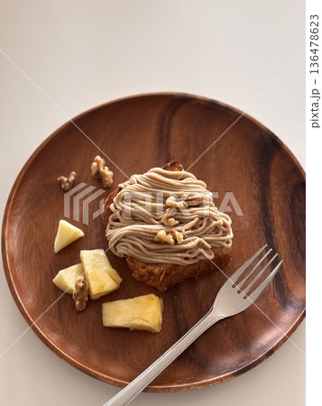 モンブランクリーム　おやつ 136478623