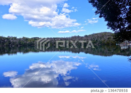 厳冬の一碧湖の冬景色 厳冬の一碧湖の冬景色 136478938