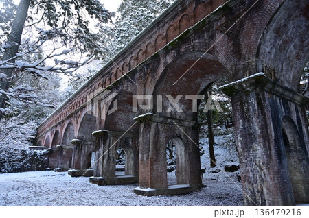 銀世界の水路閣(南禅寺) 銀世界の水路閣(南禅寺) 136479216