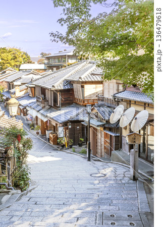 京都 二寧坂(二年坂)の風景 136479618