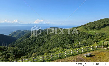 高台から見た海 136481654