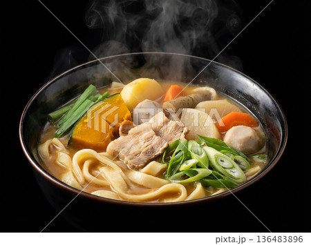 山梨名物　ほうとう鍋 136483896