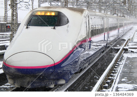 冬の東北新幹線／上越新幹線E2系（はやて型車両） 136484369