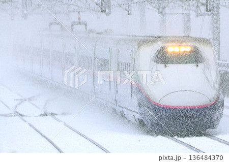 冬の東北新幹線／上越新幹線E2系（はやて型車両） 136484370