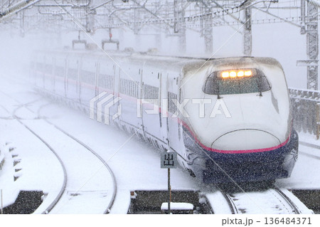 冬の東北新幹線／上越新幹線E2系（はやて型車両） 136484371