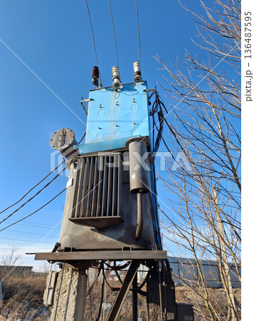 Current transformer and high voltage electric power lines 136487595