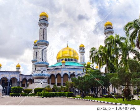 Masjid Jame' Asr Hassanil Bolkiah is the largest mosque in Brunei. Masjid Jame' Asr Hassanil Bolkiah is the largest mosque in Brunei. 136487946