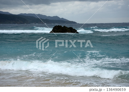 大浜海浜公園　青い海　奄美大島 136490659