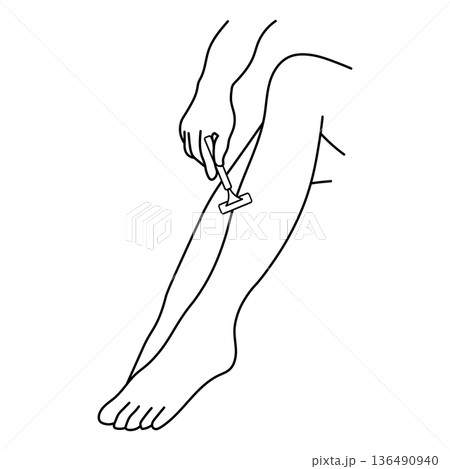脚（すね）の毛を剃っている人の線画イラスト	 136490940