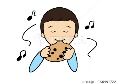 オカリナを演奏する男性 オカリナを演奏する男性 136491722