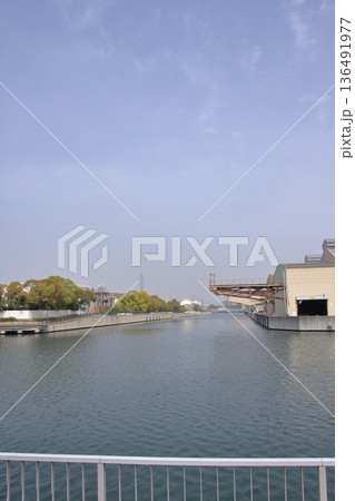 兵庫県尼崎市　尼崎閘門　尼ロックの桜風景 136491977