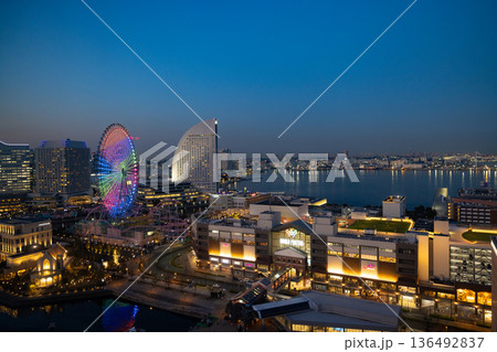 横浜みなとみらいの夜景 横浜みなとみらいの夜景 136492837