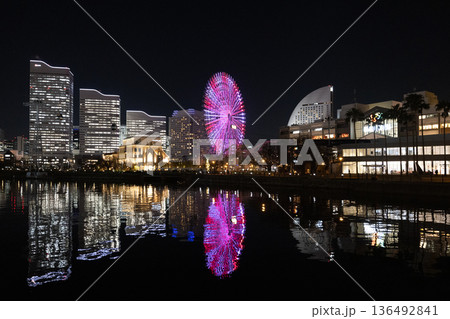 横浜みなとみらいの夜景 横浜みなとみらいの夜景 136492841
