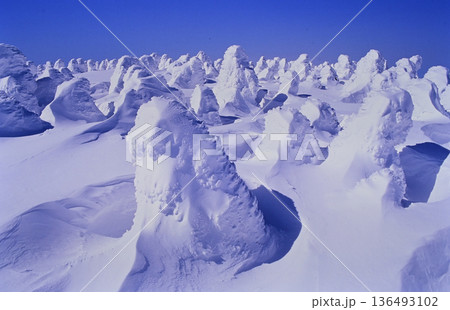 西吾妻山の樹氷 136493102