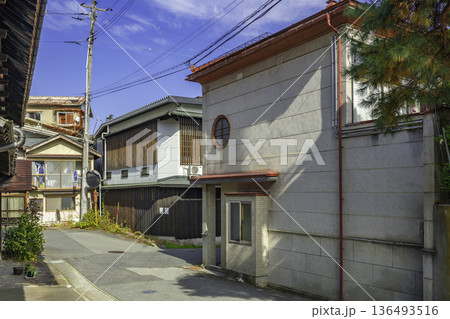 上山　かみのやま温泉　温泉街　山形県上山市 136493516