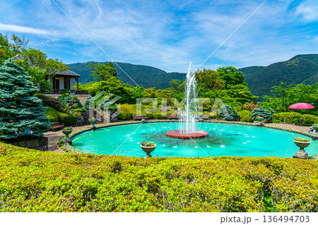 【神奈川県】爽やかな噴水が気持ちいい箱根の強羅公園 136494703