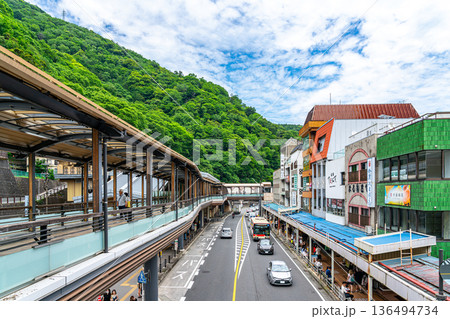 【神奈川県】箱根湯本駅周辺の街並み 【神奈川県】箱根湯本駅周辺の街並み 136494734