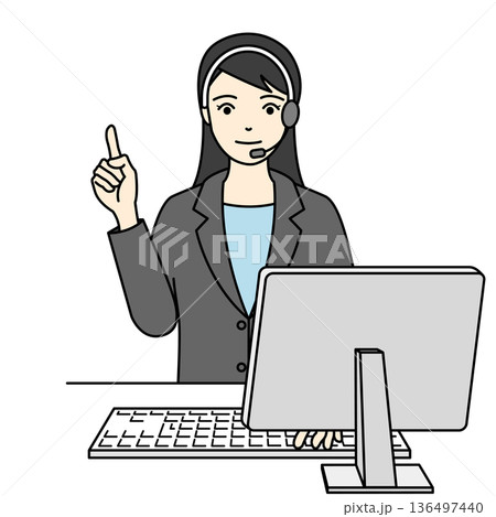 解決のポイントを説明するスーツ姿の女性オペレーター 136497440